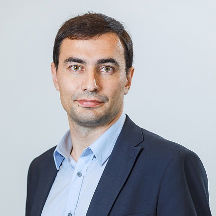 Ефим Югов